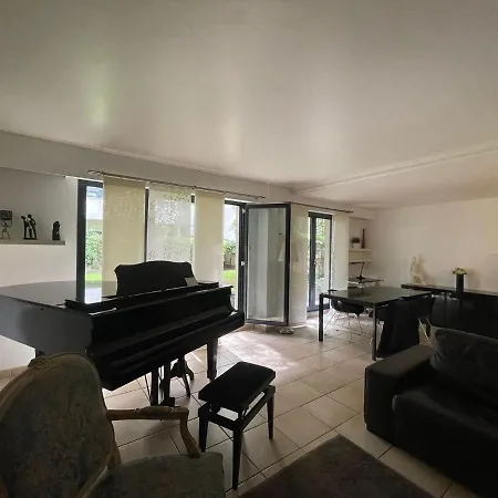 Quartier Republique 2 Apartment Paris